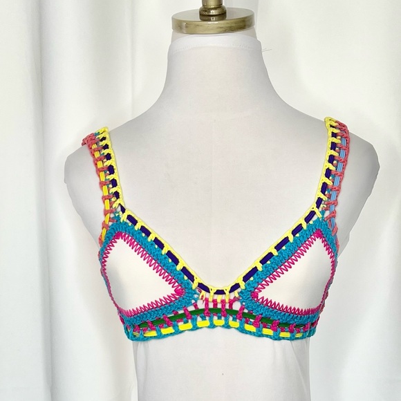 REVERSABLE CROCHET BIKINI TOP - Picture 7 of 8